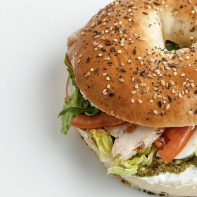 BAGEL POULET ROTI PESTO